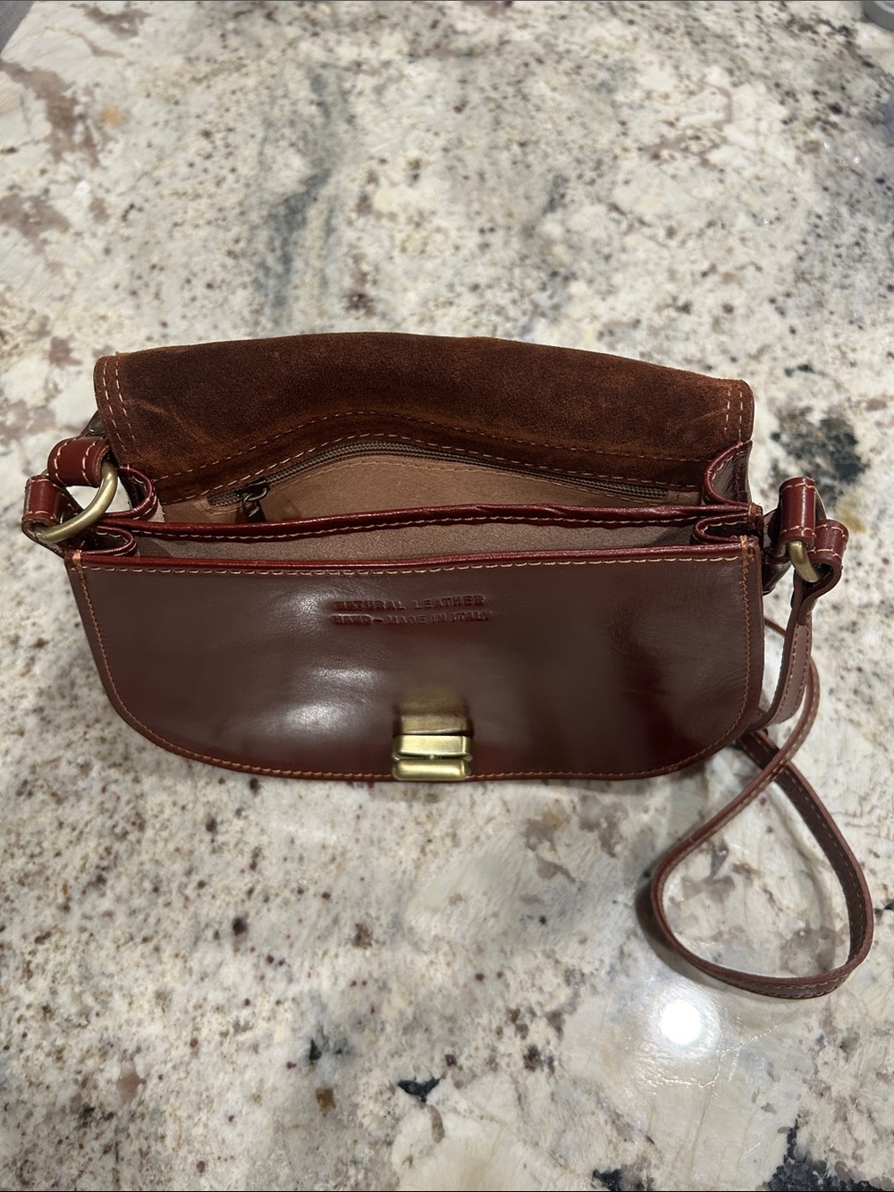 Italian Leather Saddle Crossbody Bag with Gold Hardware - Picture 5 of 6